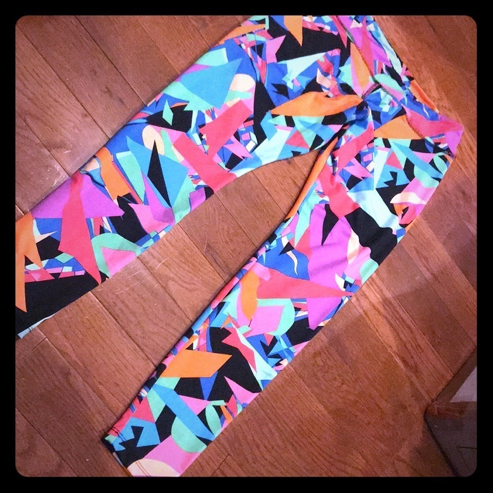 WOMEN’S large 7/8 length leggings